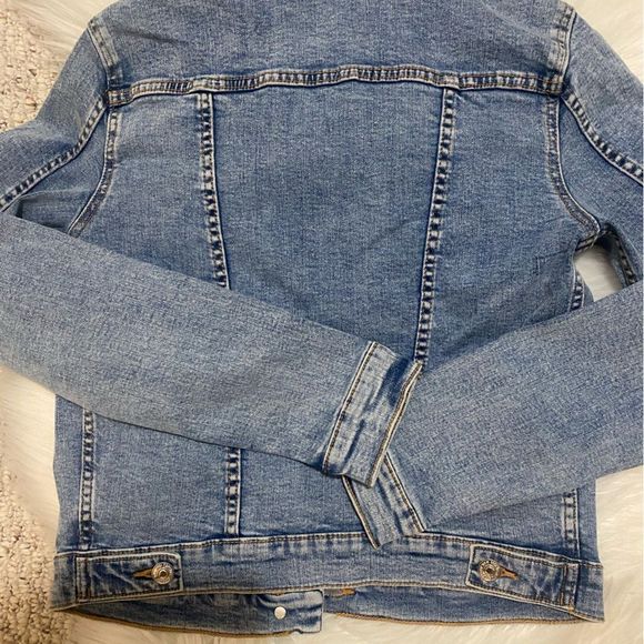 Pocketed denim jacket - Picture 9 of 10